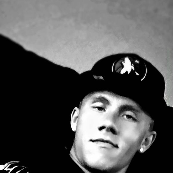 Meet your Posher, Tyler - Picture 1 of 1